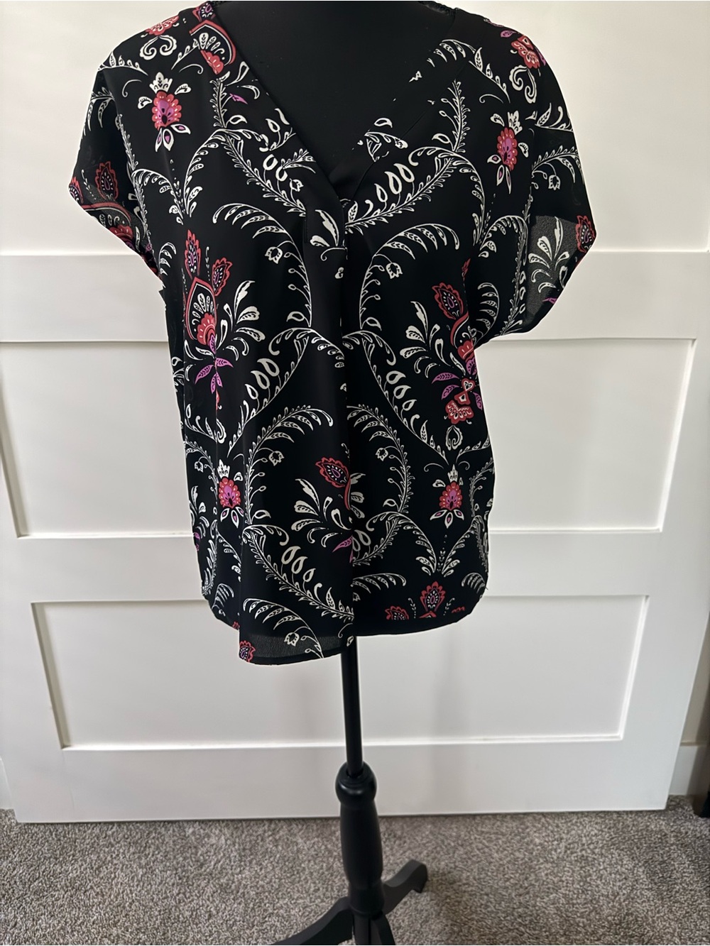 Ann Taylor Woven V-Neck Floral Print Top - Black with Pink & White